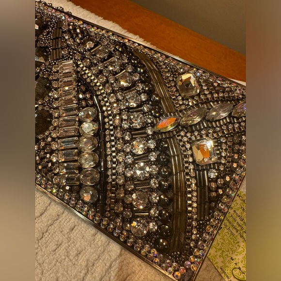 Gorgeous Mary Frances Moviestar Rhinestone embellished beaded silver snakeskin - Picture 3 of 13